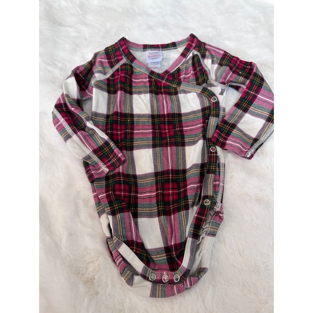 Hanna Andersson plaid Christmas‎ holiday onesie 85 2T